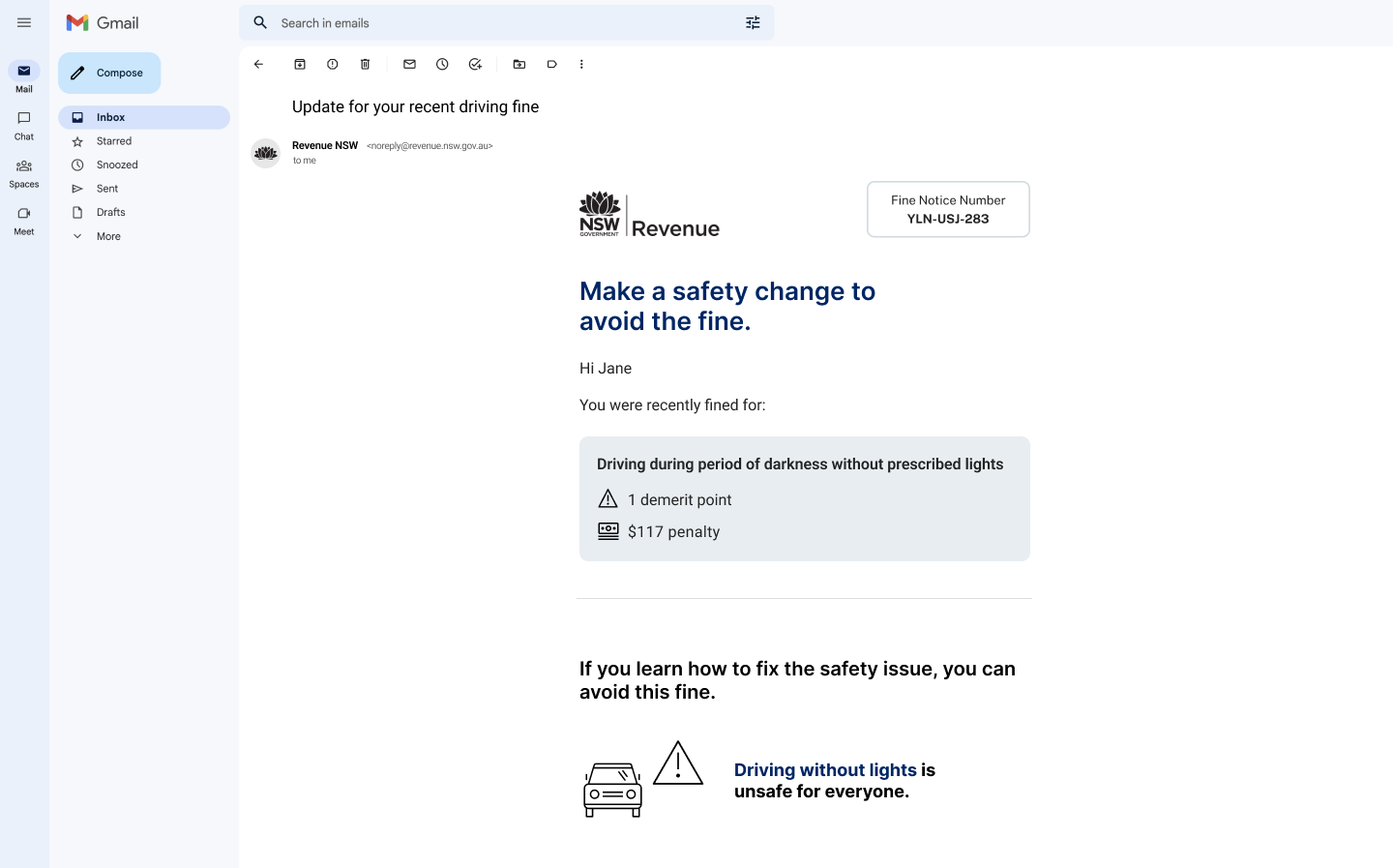 Ein Screenshot einer E-Mail mit der Überschrift „Make a safety change to avoid the fine“, in der erklärt wird, dass die empfangende Person wegen Fahrens ohne Licht belangt wurde, das Bußgeld aber vermeiden kann, wenn sie das Problem behebt.